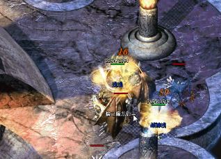 传奇玩家蹲守世界BOSS：无上荣耀，丰厚奖励